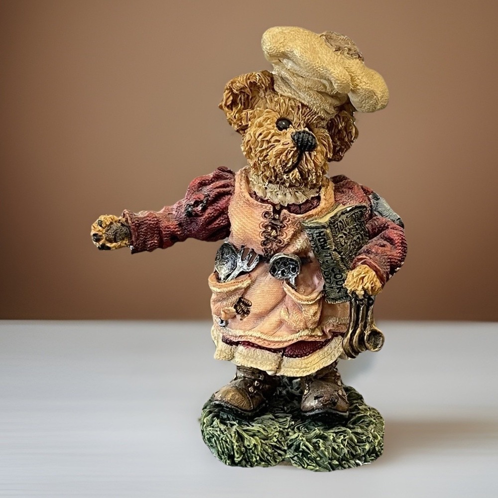 Boyd's Bears Bernice Mrs. Noah Ark Series Chief Cook Bottle Washer Style #2427
